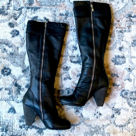 Vince Camuto Leather Boots - Picture 4 of 11